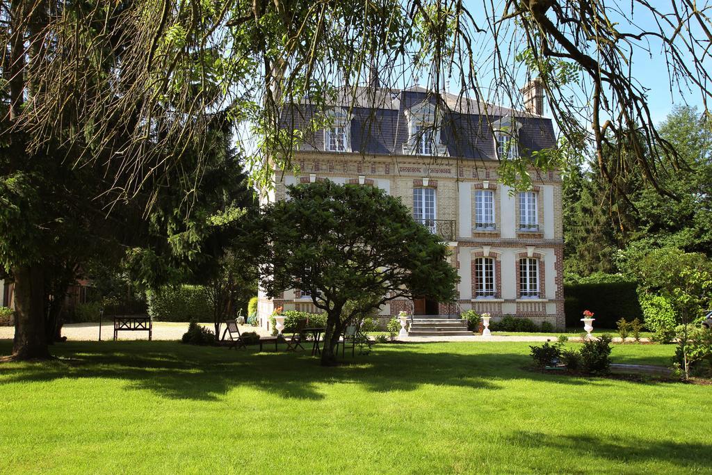Manoir Le Mesnil Saint-Martin-aux-Chartrains Exterior photo