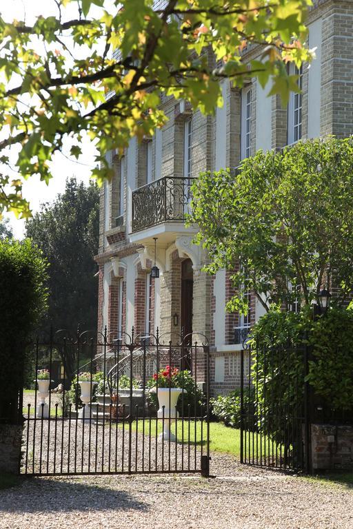 Manoir Le Mesnil Saint-Martin-aux-Chartrains Exterior photo