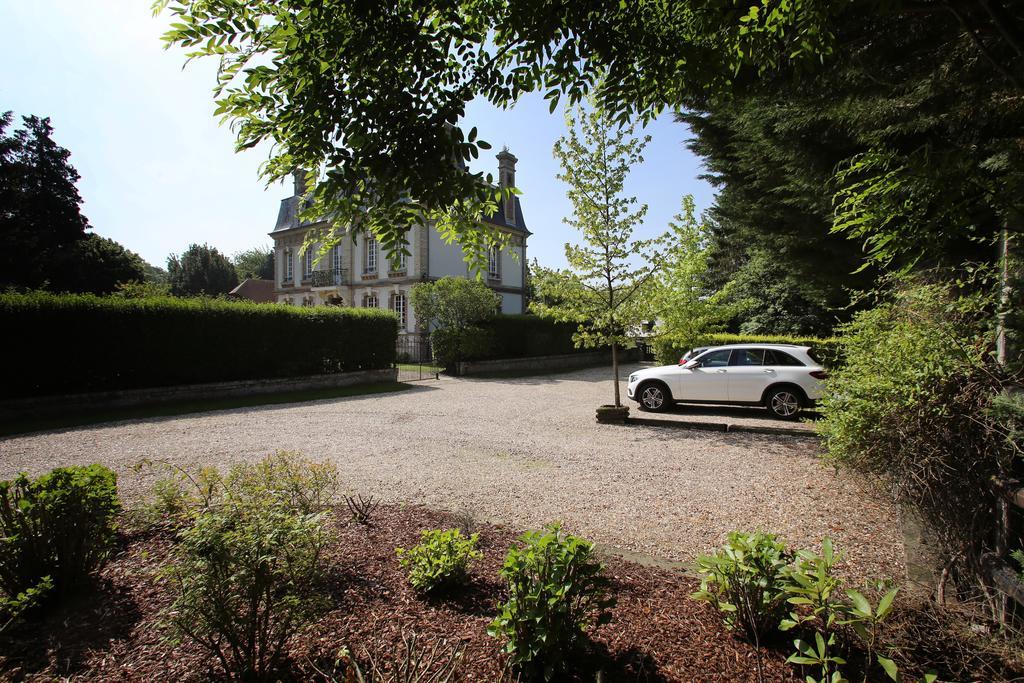 Manoir Le Mesnil Saint-Martin-aux-Chartrains Exterior photo